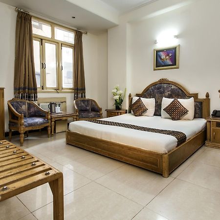 Hotel Sunstar Residency Делхи Екстериор снимка