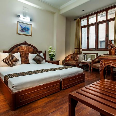 Hotel Sunstar Residency Делхи Екстериор снимка