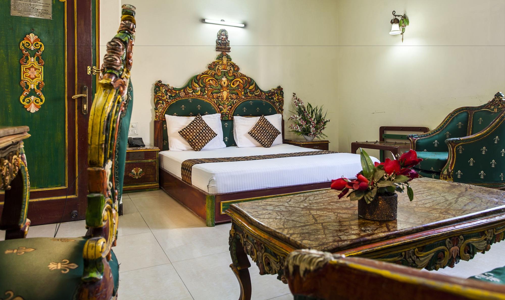 Hotel Sunstar Residency Делхи Екстериор снимка
