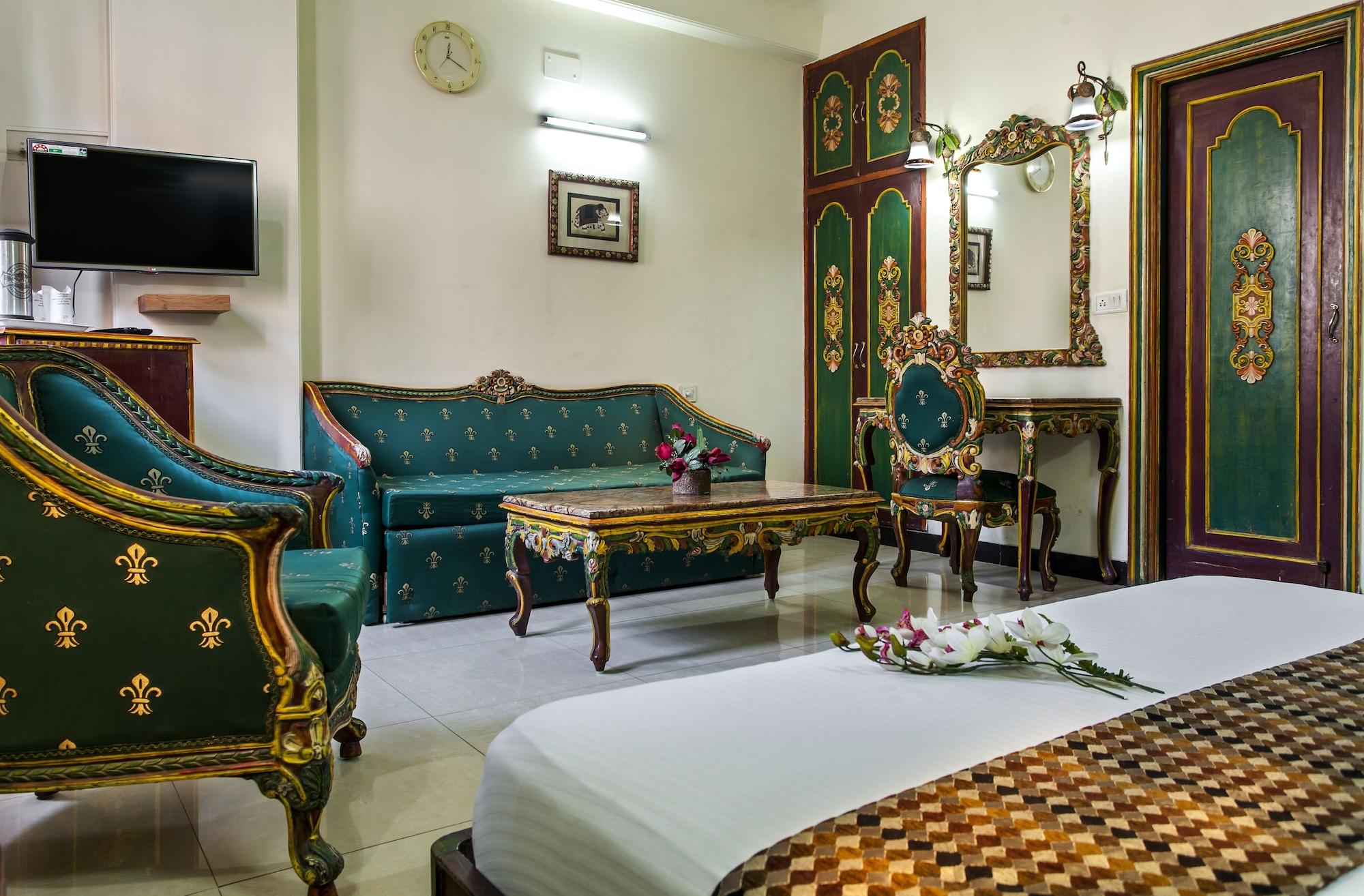 Hotel Sunstar Residency Делхи Екстериор снимка