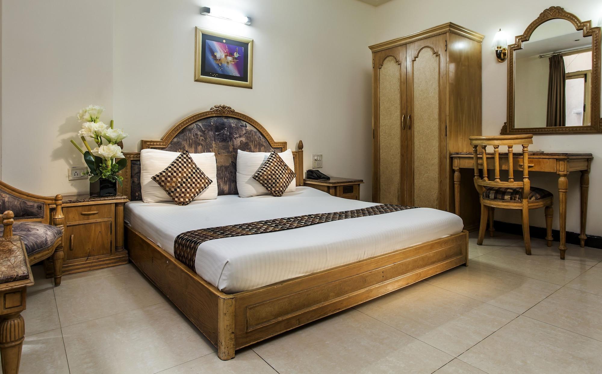 Hotel Sunstar Residency Делхи Екстериор снимка