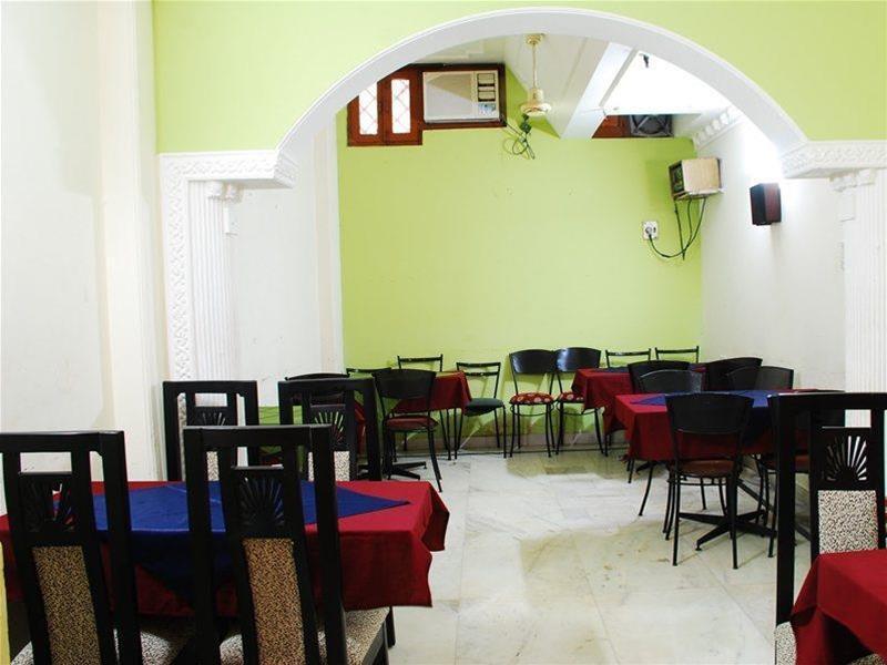 Hotel Sunstar Residency Делхи Екстериор снимка