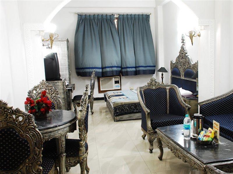Hotel Sunstar Residency Делхи Екстериор снимка
